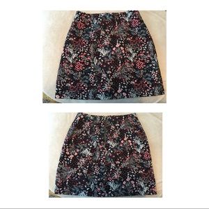 H&M Skirt, black background, mid thigh